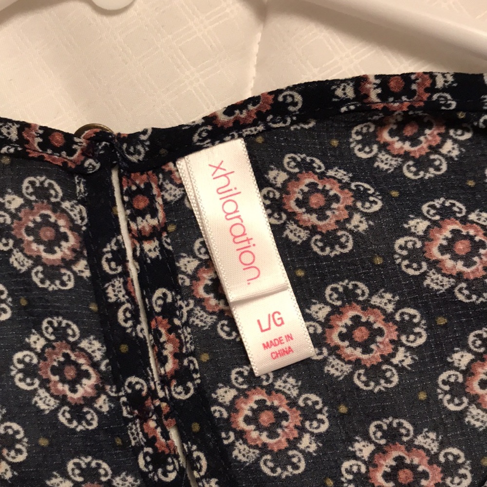 xhilaration lady’s top - Picture 3 of 4